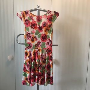 Prospero dress floral stretchy fun Size M